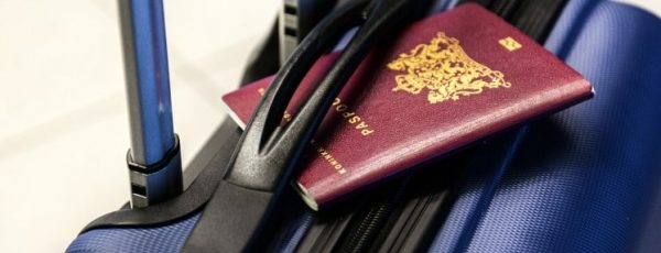 passport-2733068_1280 (Small) passport-2733068_1280 (Small)